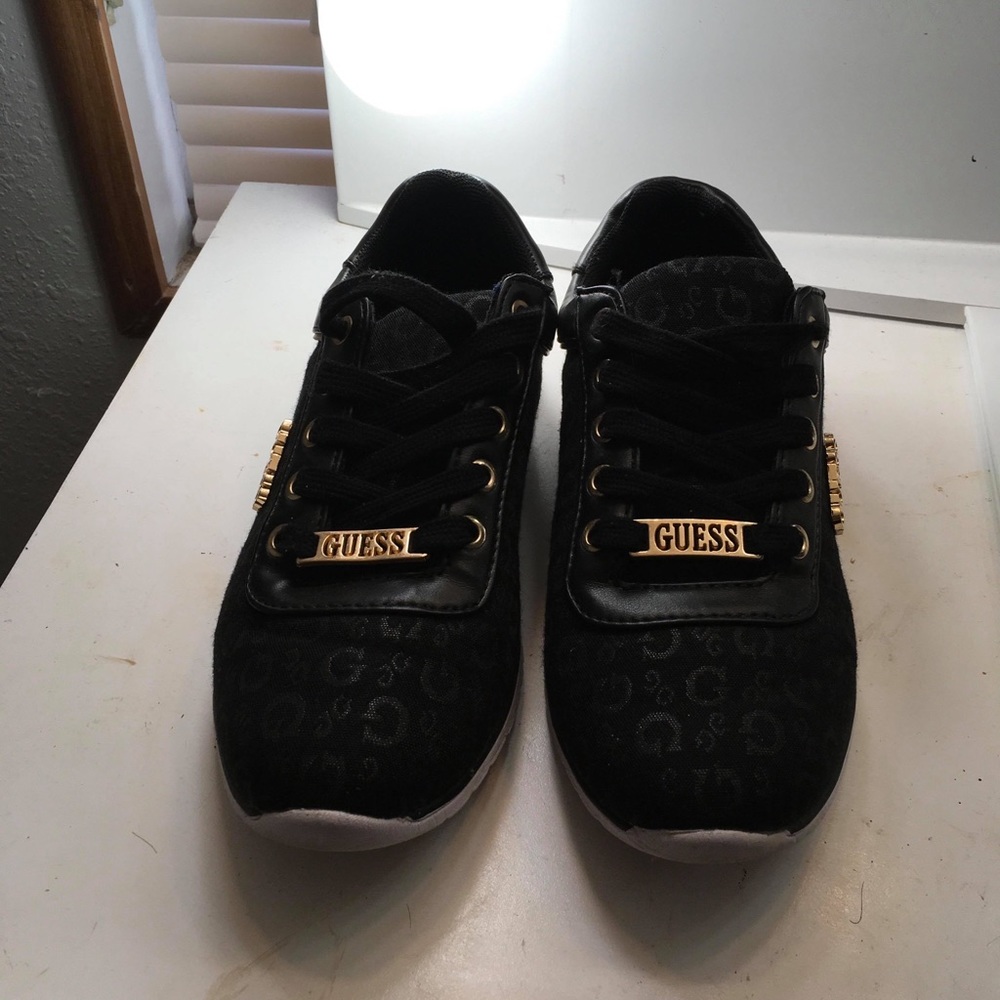 Black guess  shoes